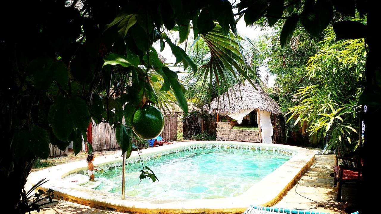 Diani Hostel Diani Beach Zewnętrze zdjęcie